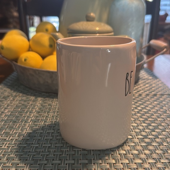 Rae Dunn BE CURIOUS” mug cup - Picture 4 of 6